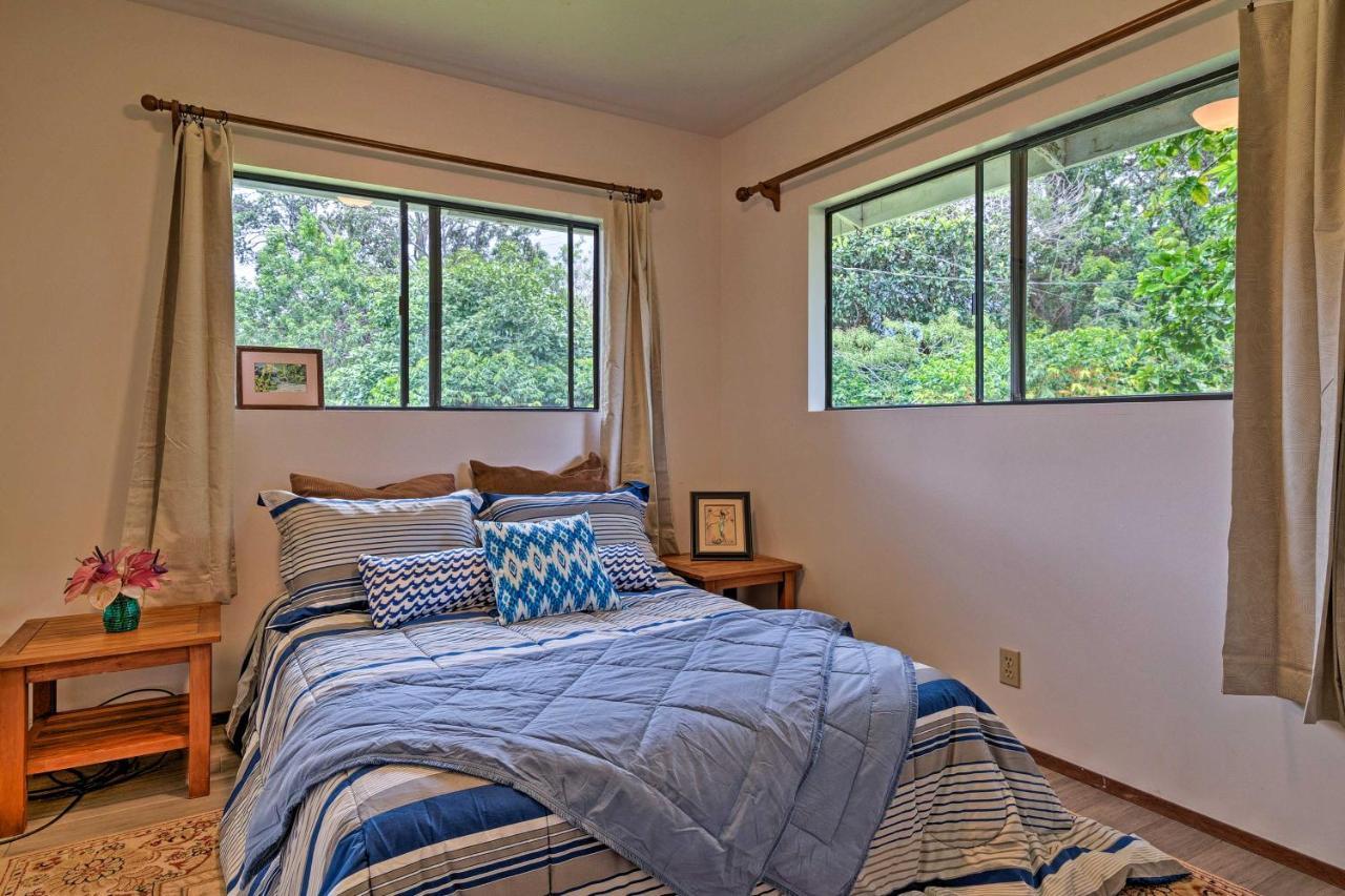 Peaceful Abode With Deck, 13 Mi To Black Sand Beach! Naalehu Eksteriør bilde