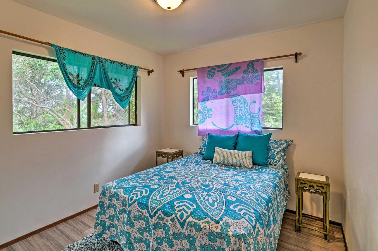Peaceful Abode With Deck, 13 Mi To Black Sand Beach! Naalehu Eksteriør bilde