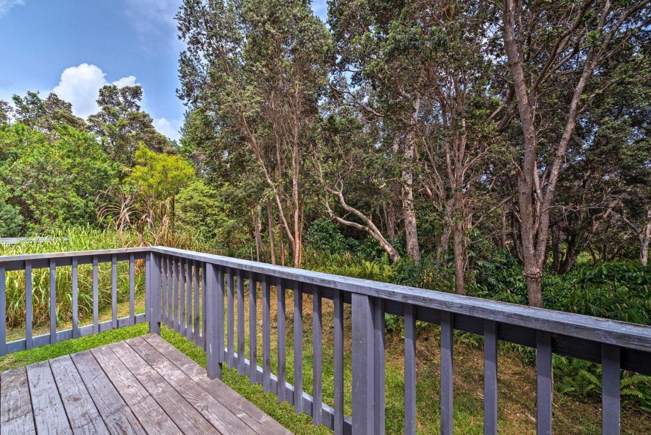 Peaceful Abode With Deck, 13 Mi To Black Sand Beach! Naalehu Eksteriør bilde